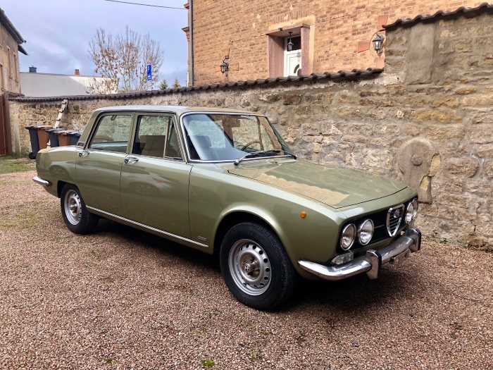 alfa_romeo_2000_berlina